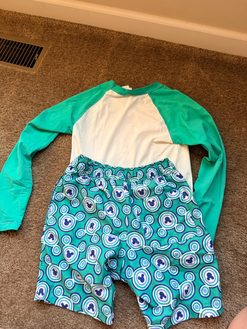 Hannah Andersson /disney collab swim set boys 8 rashguard and swim trunks - Picture 5 of 5